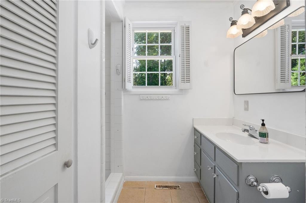 1908 Independence Road