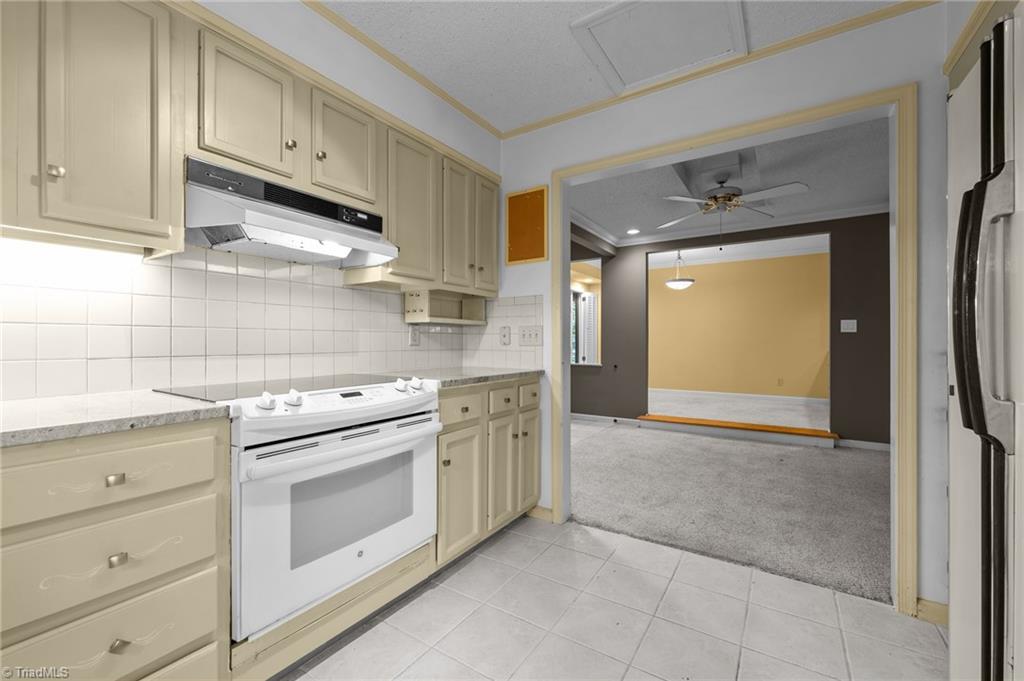 511 Valleybrook Drive
