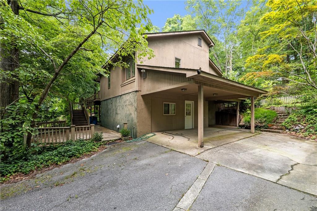 511 Valleybrook Drive