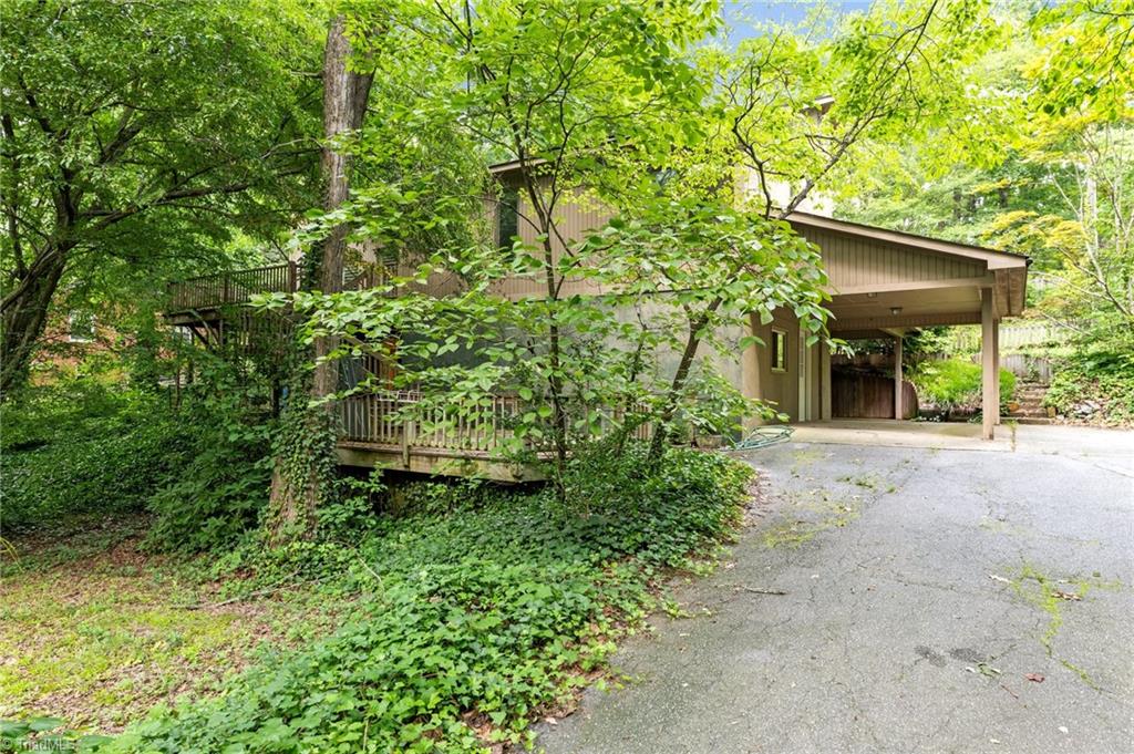 511 Valleybrook Drive