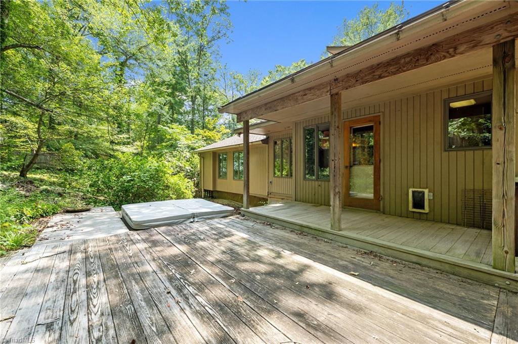 511 Valleybrook Drive