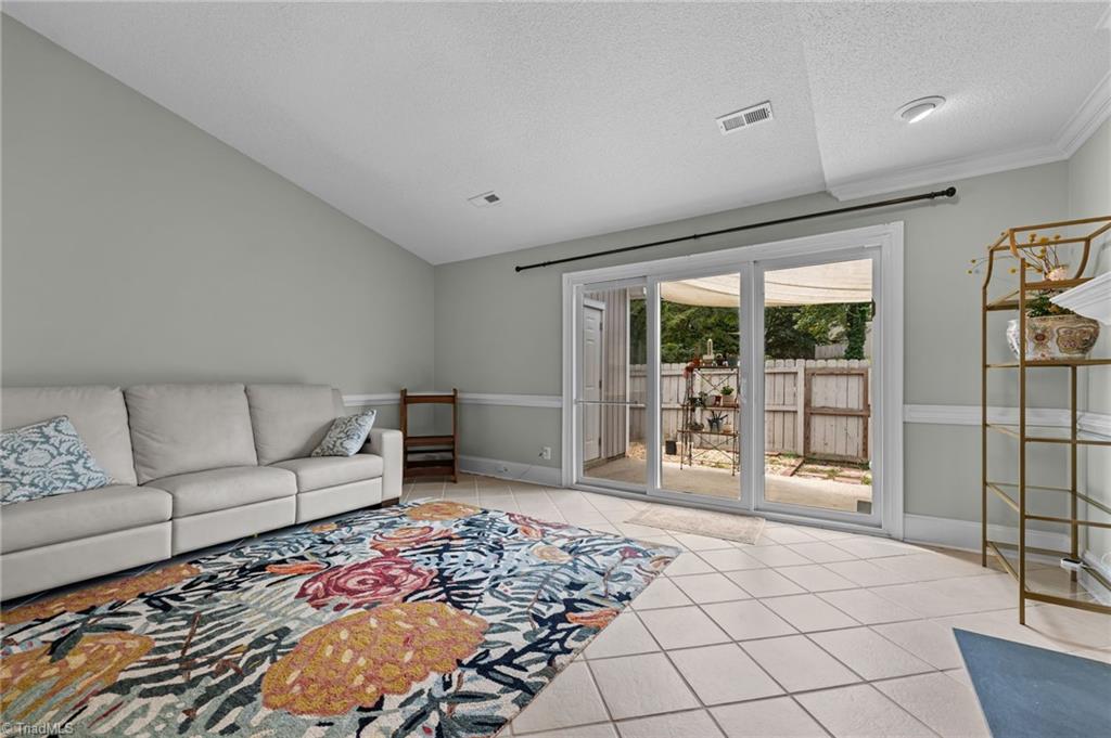 1465 Grantland Place