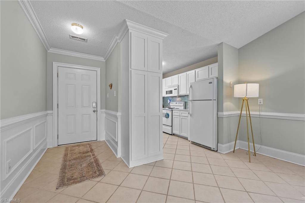 1465 Grantland Place