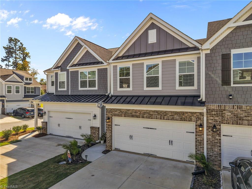 1103 Summerhouse Way