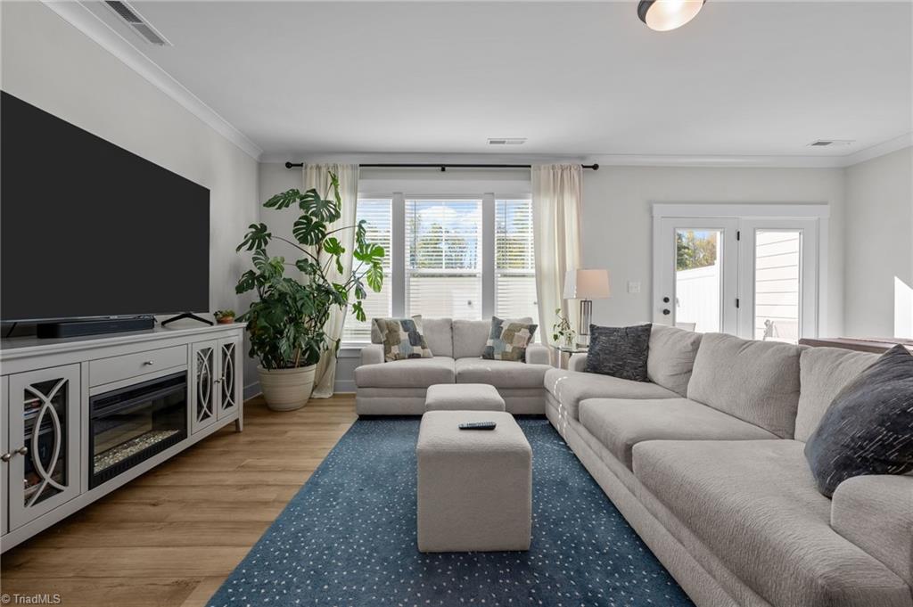 1103 Summerhouse Way