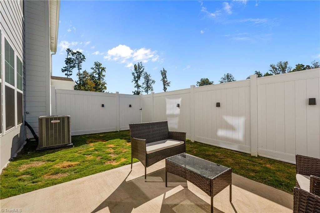 1103 Summerhouse Way