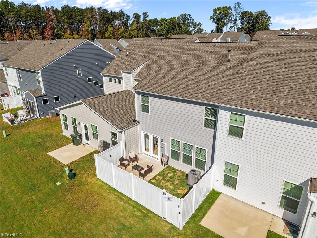 1103 Summerhouse Way