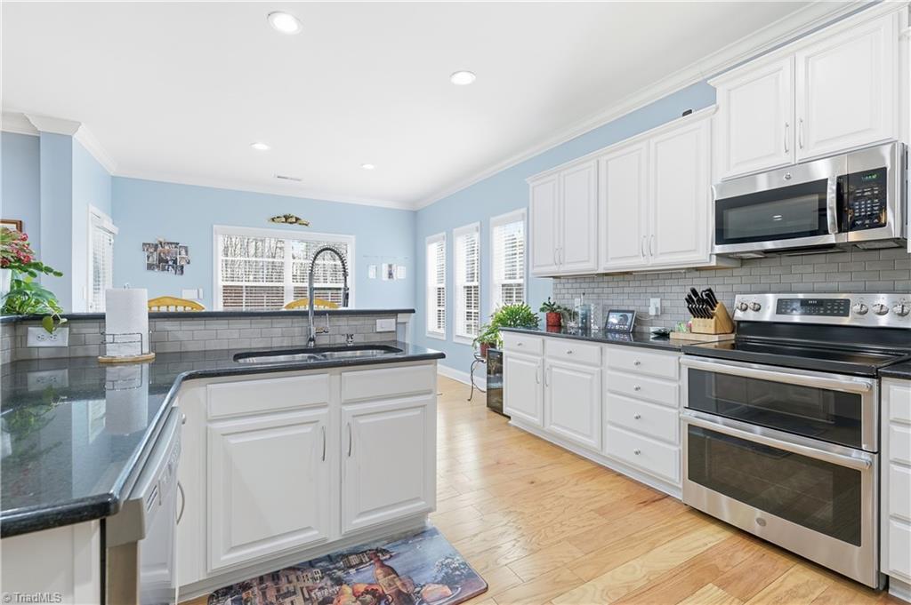 5770 Highland Grove Drive