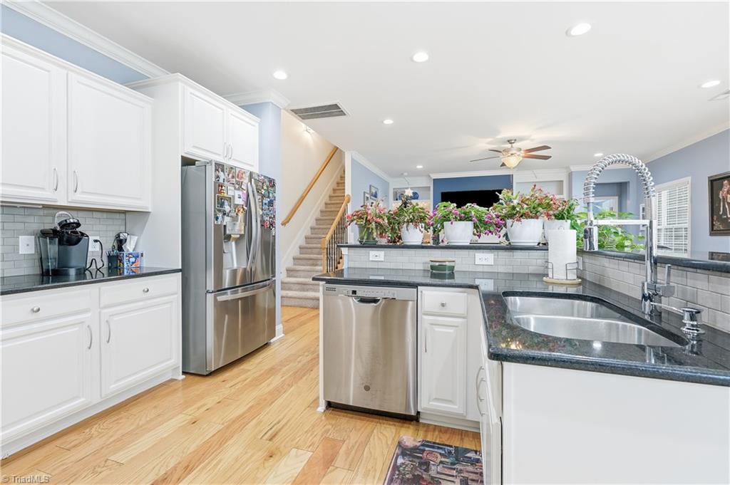 5770 Highland Grove Drive