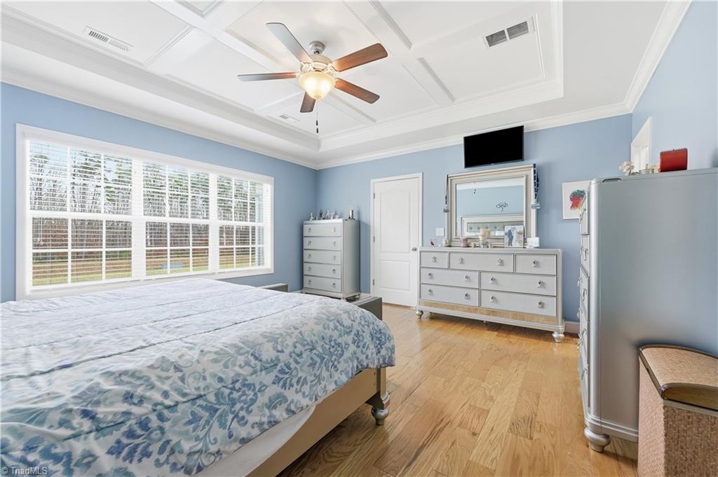 5770 Highland Grove Drive