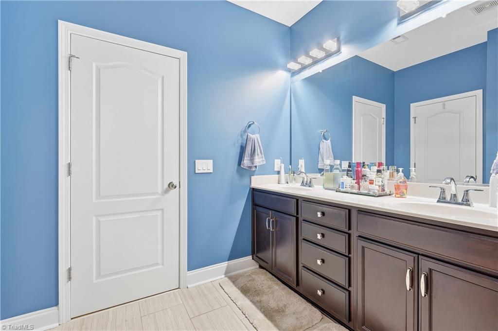 5770 Highland Grove Drive