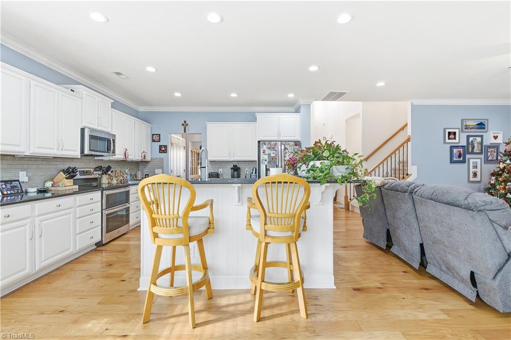 5770 Highland Grove Drive