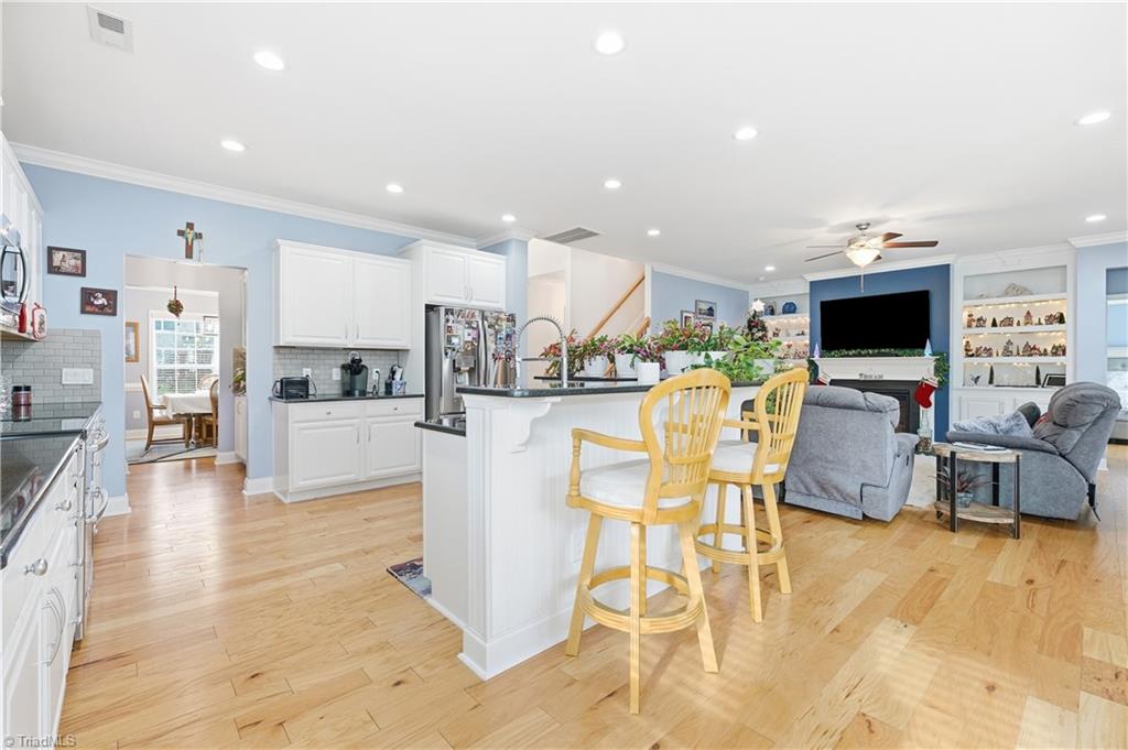 5770 Highland Grove Drive