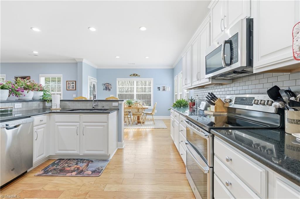 5770 Highland Grove Drive