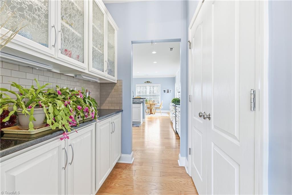 5770 Highland Grove Drive