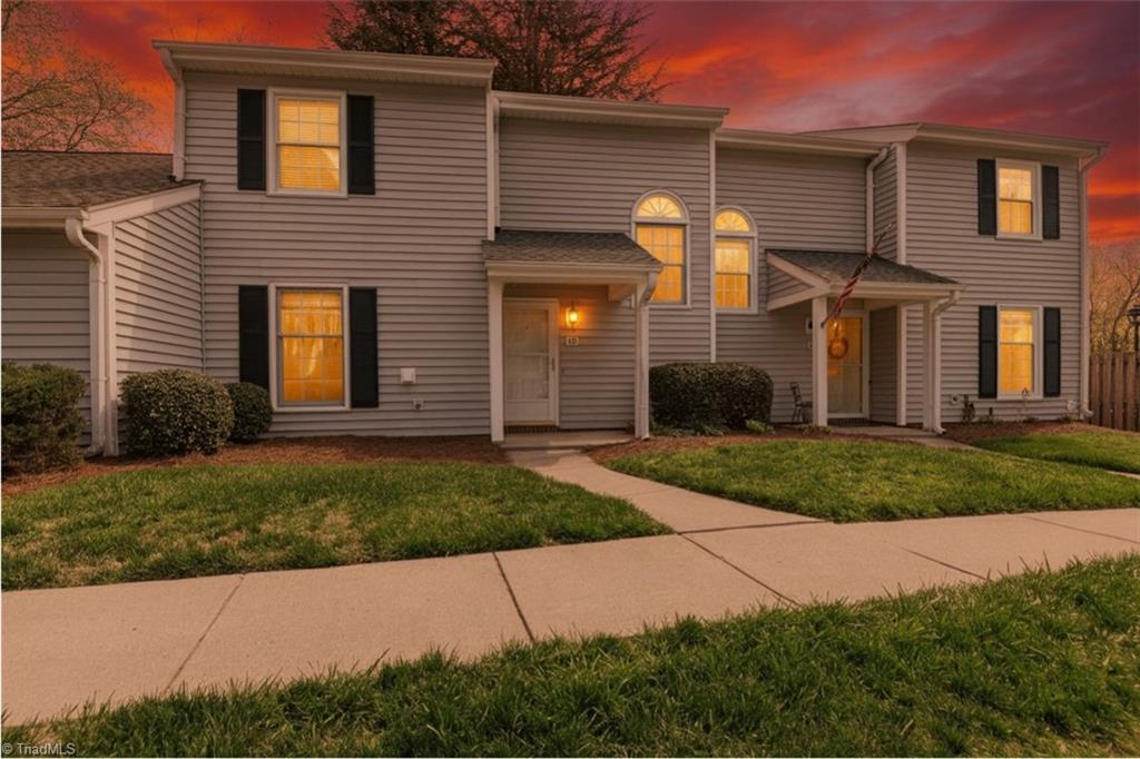 10 AppleTree Lane