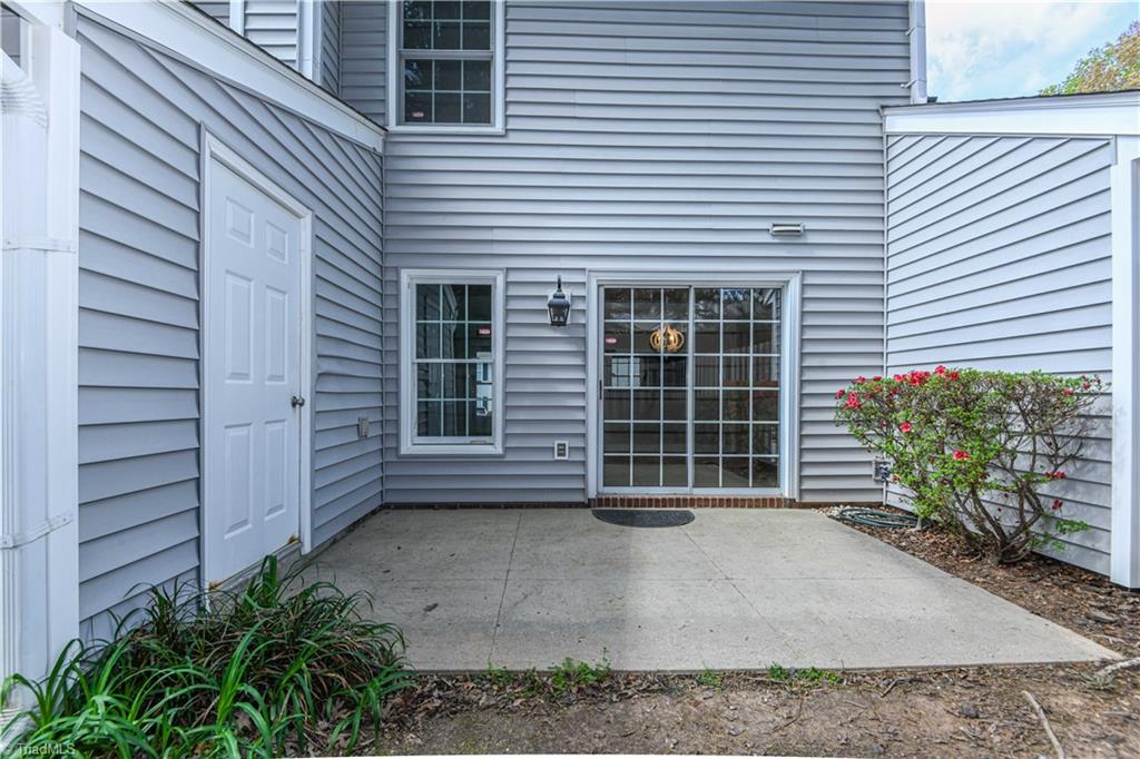 10 AppleTree Lane