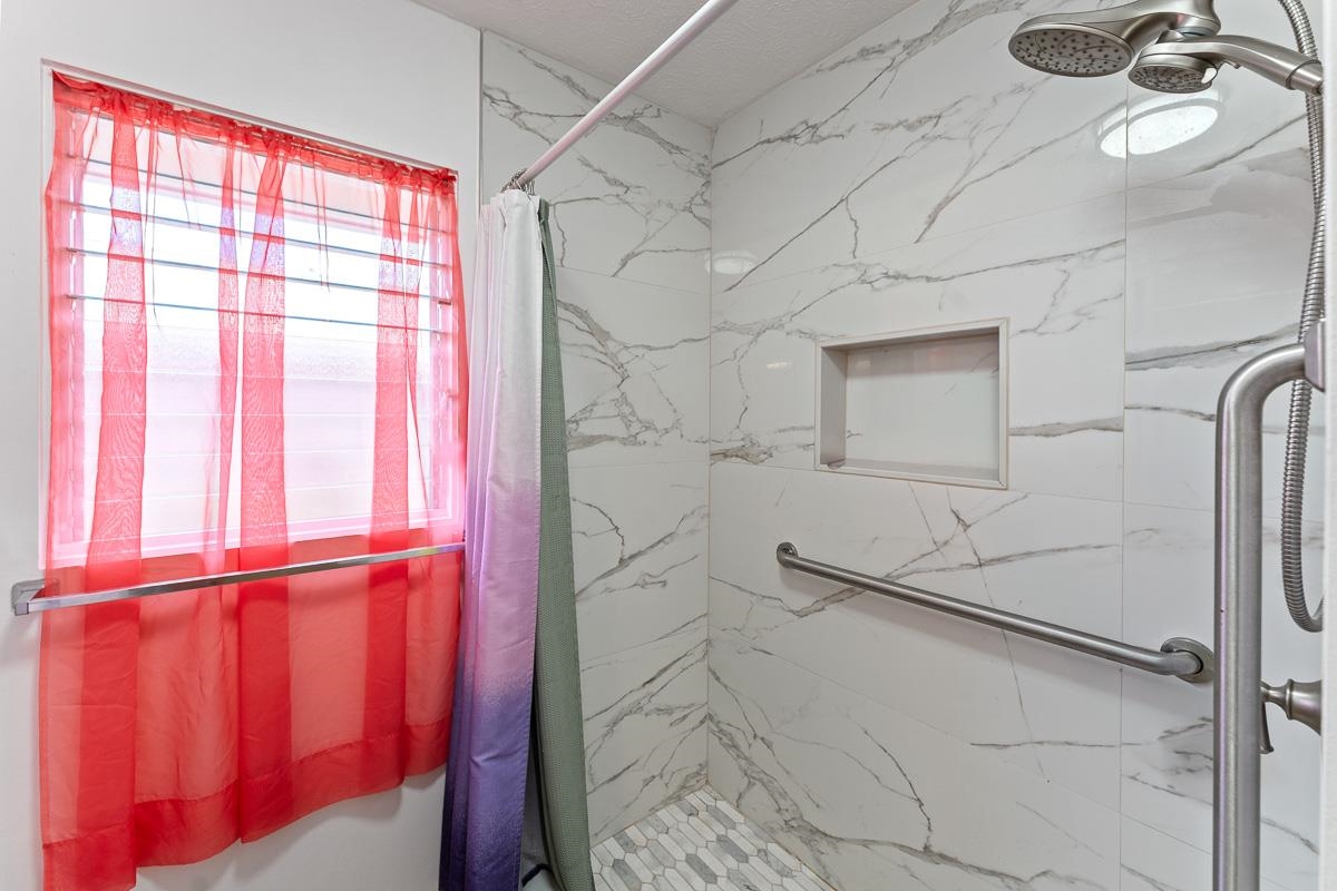376 Kalua Pl