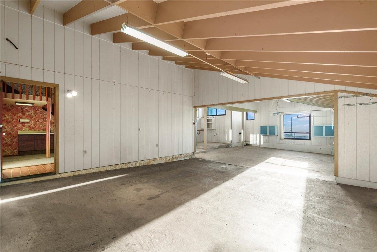 24 Kahoea Pl