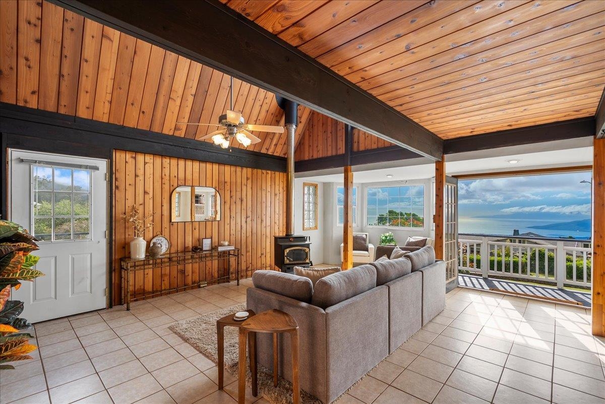 24 Kahoea Pl