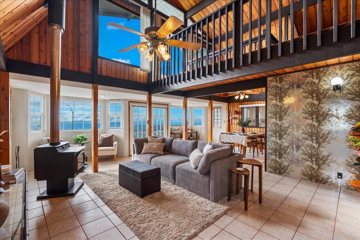 24 Kahoea Pl