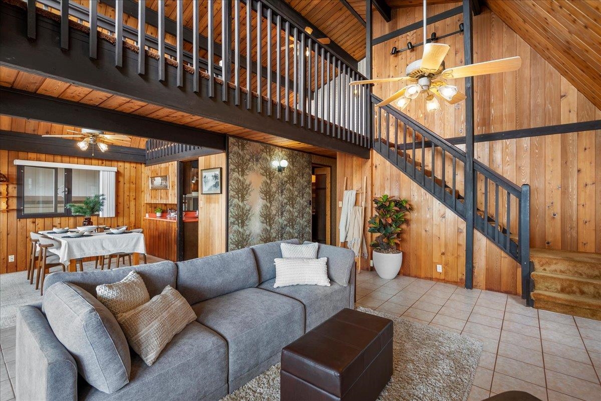 24 Kahoea Pl