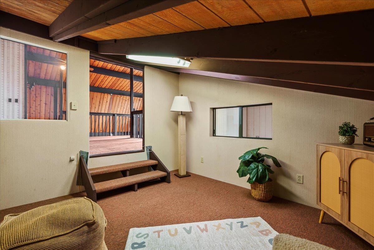 24 Kahoea Pl