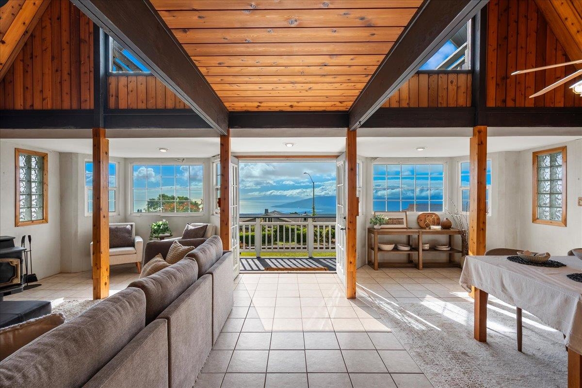 24 Kahoea Pl