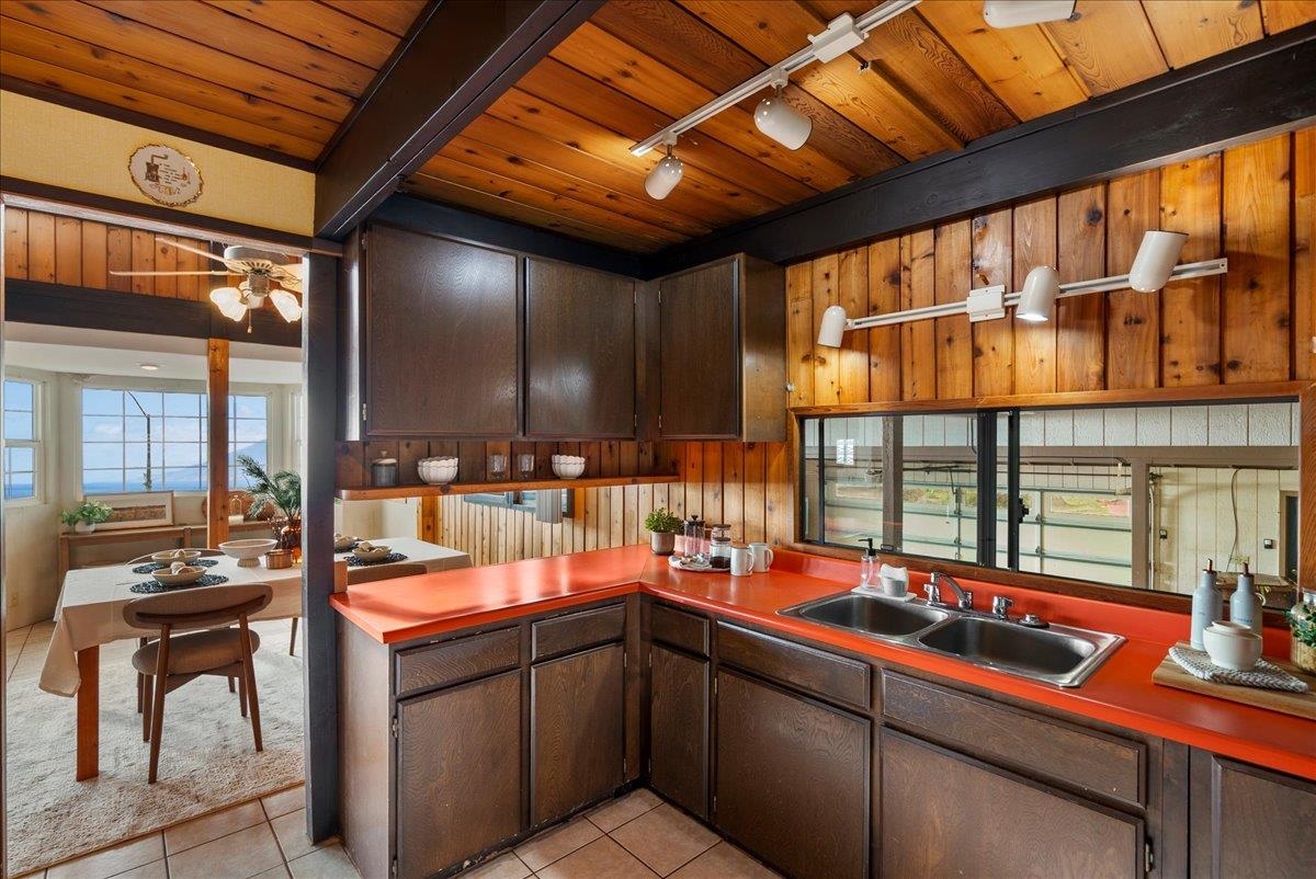24 Kahoea Pl