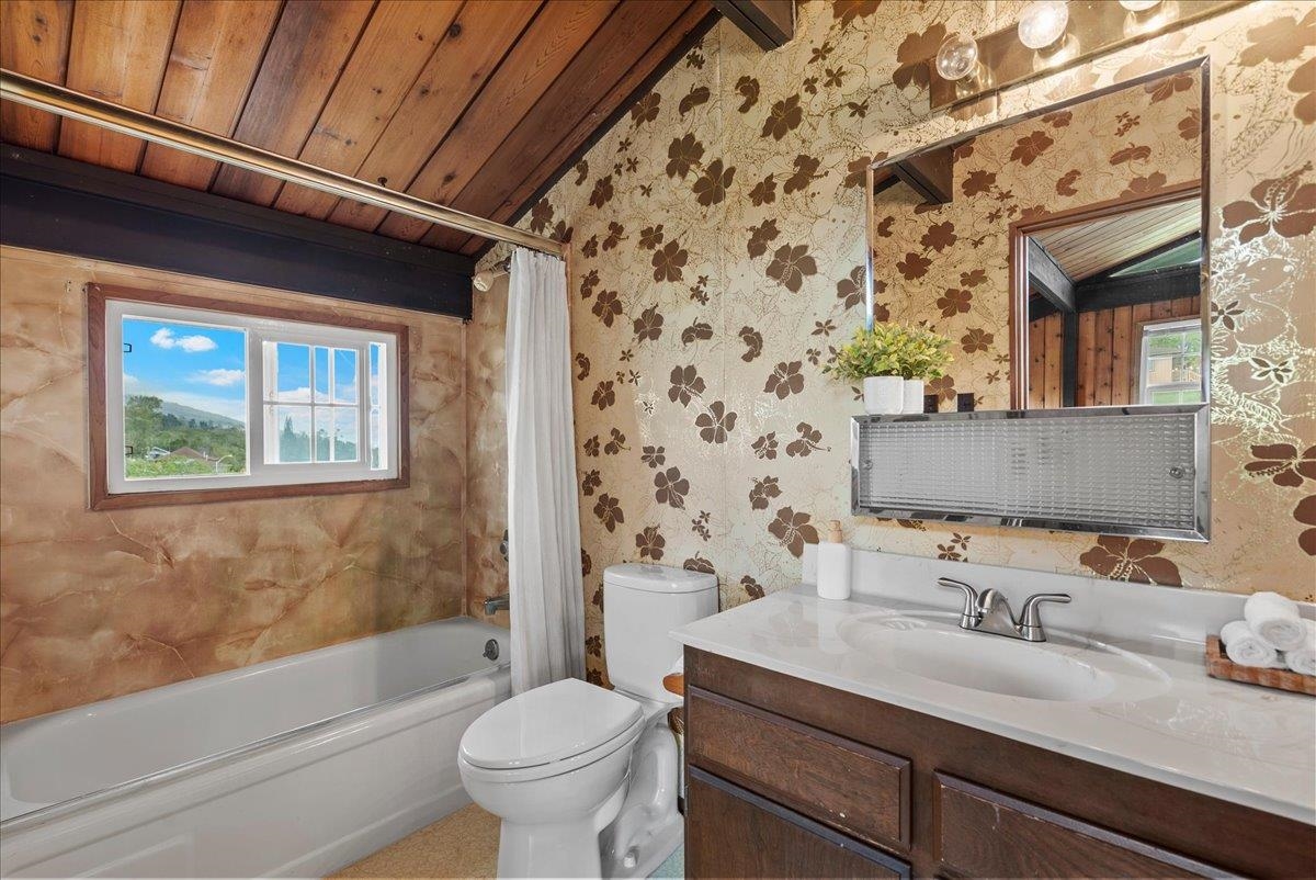 24 Kahoea Pl