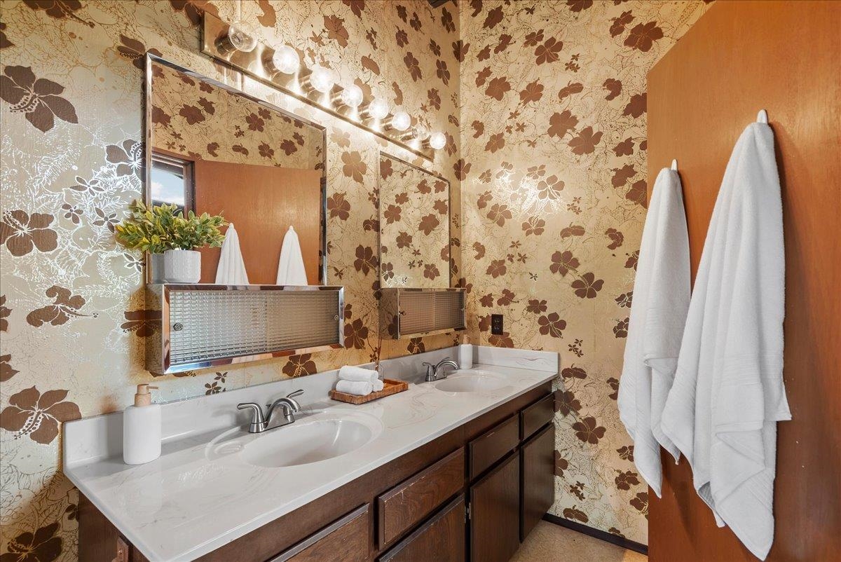 24 Kahoea Pl