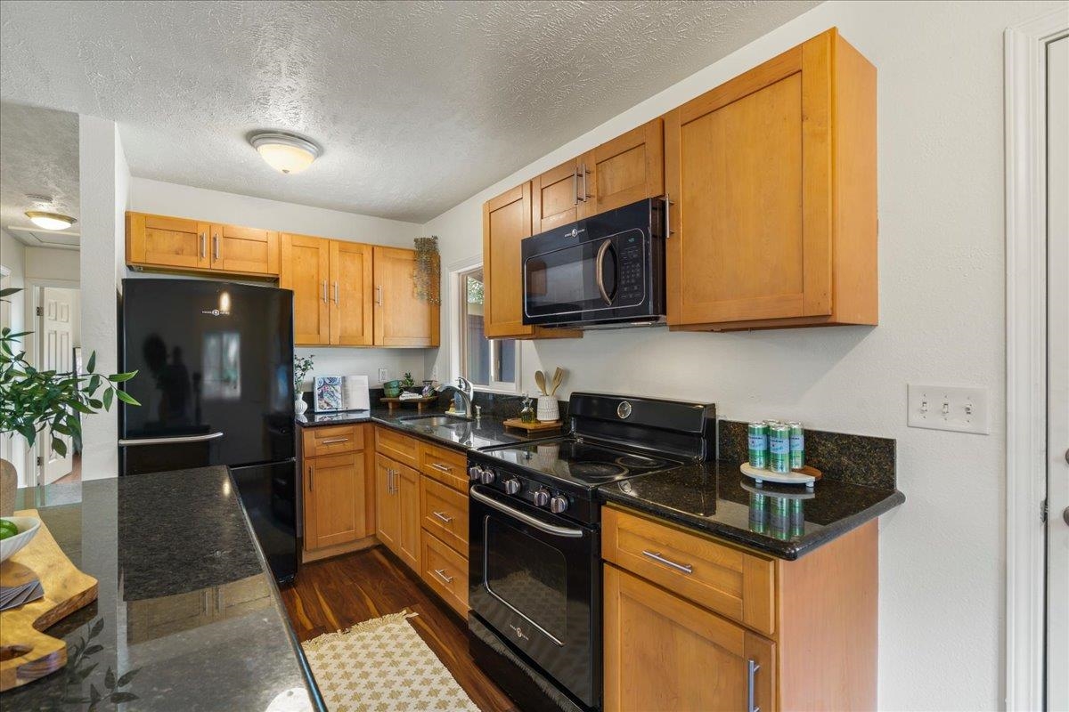 374 Kalua Rd Unit: A