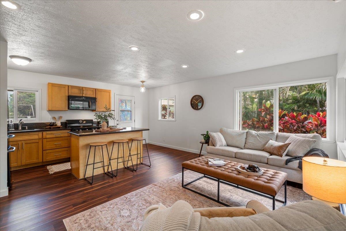 374 Kalua Rd Unit: A