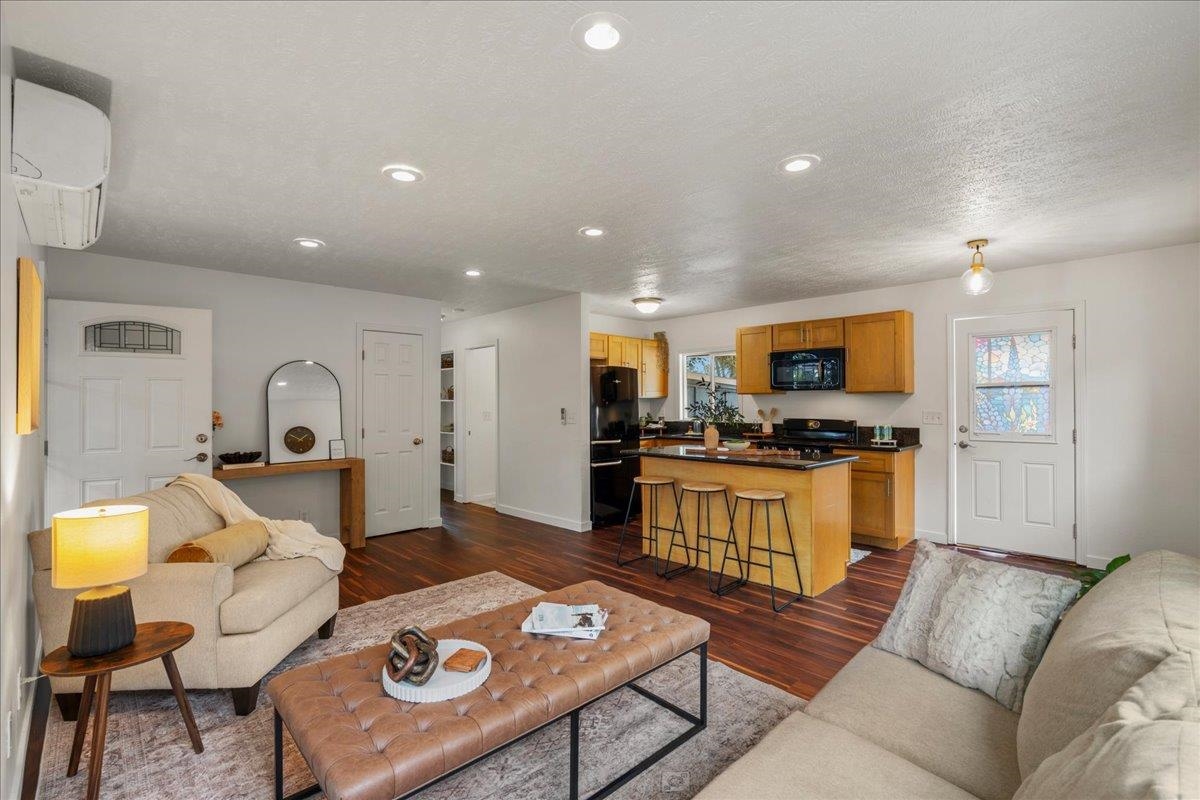 374 Kalua Rd Unit: A