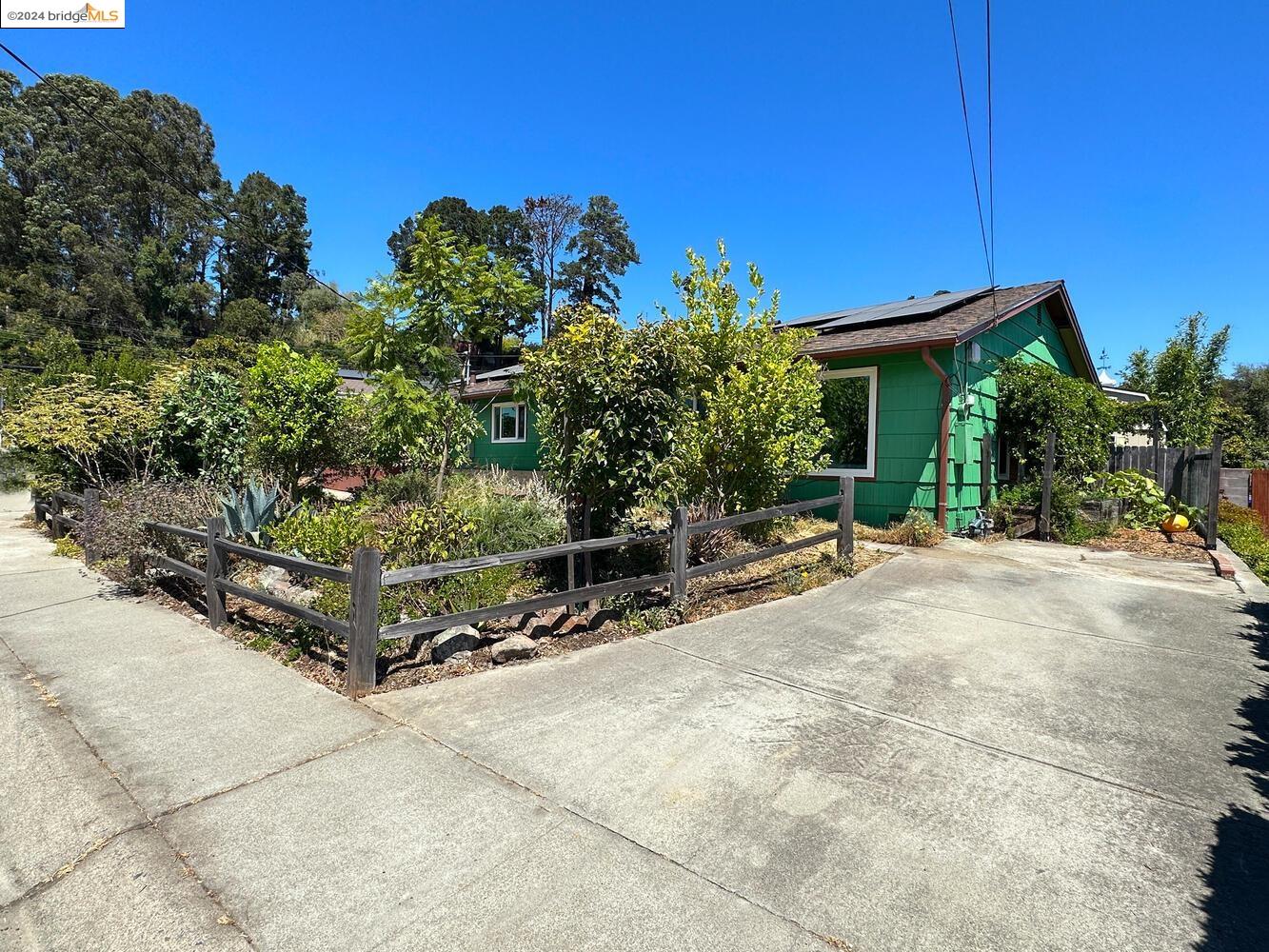 4611 Winsor Way