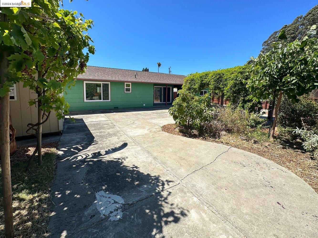 4611 Winsor Way