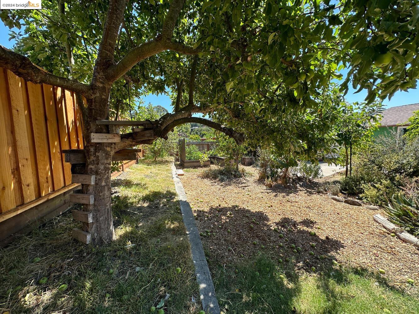 4611 Winsor Way