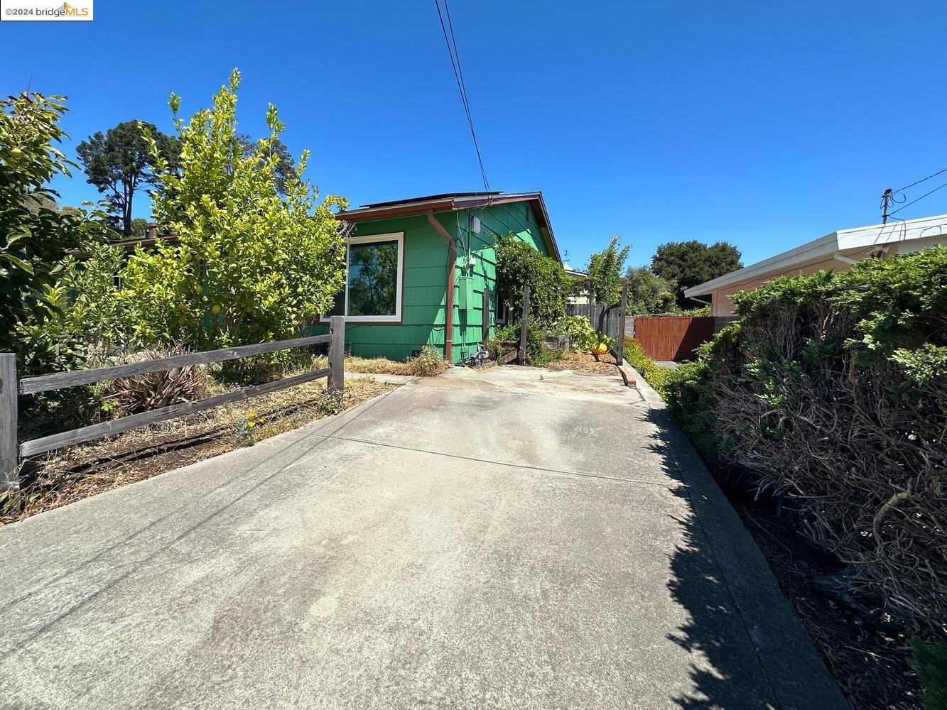 4611 Winsor Way