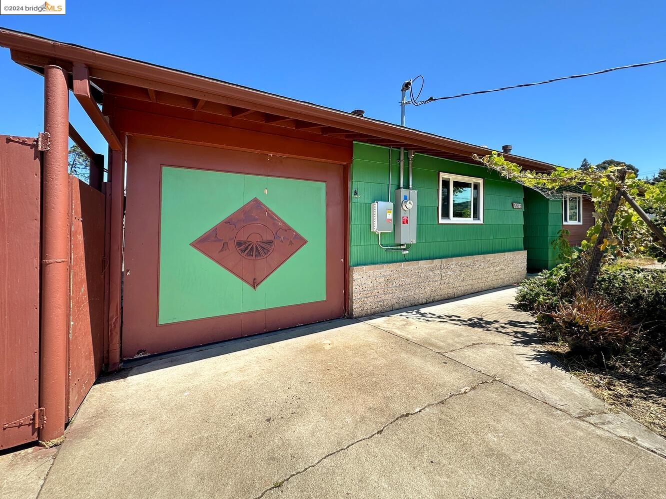 4611 Winsor Way