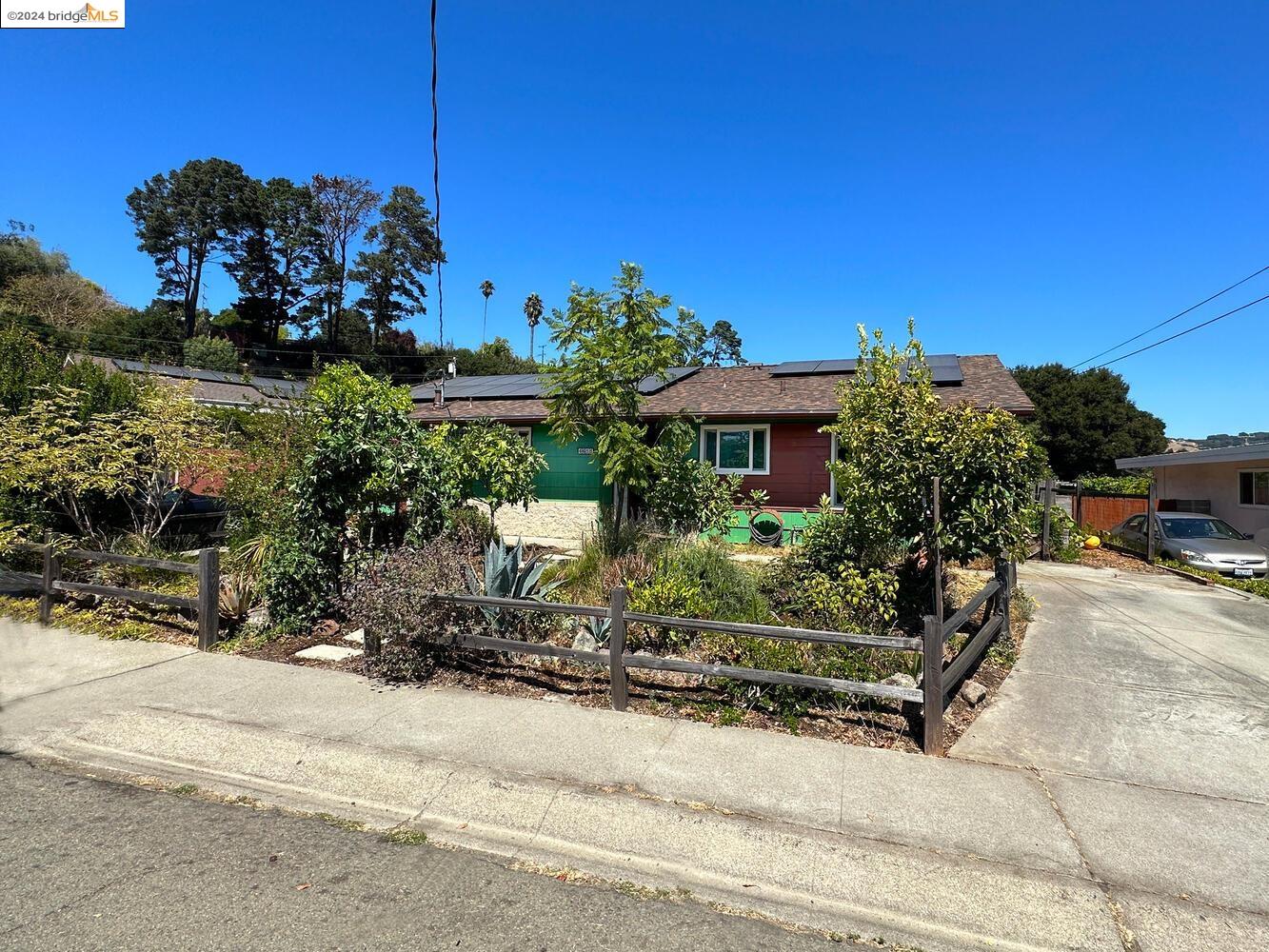 4611 Winsor Way