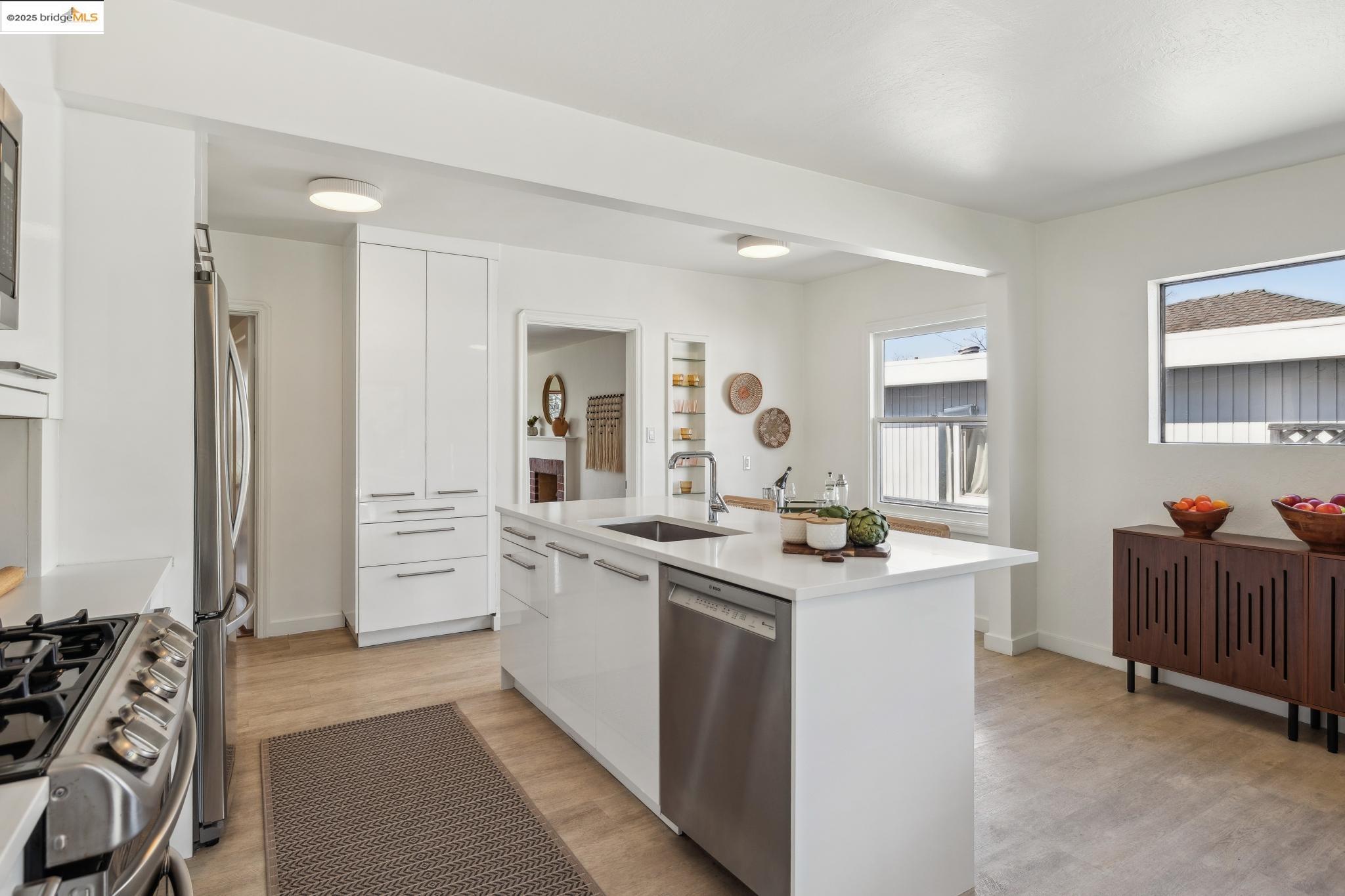 708 Lexington Avenue