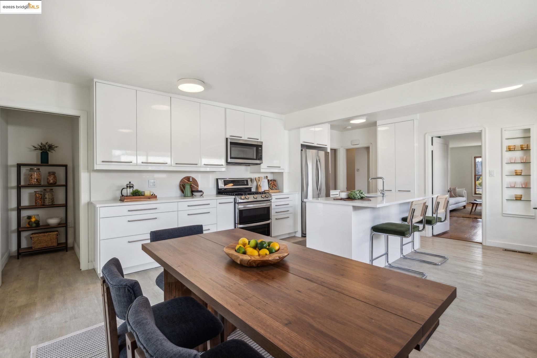 708 Lexington Avenue