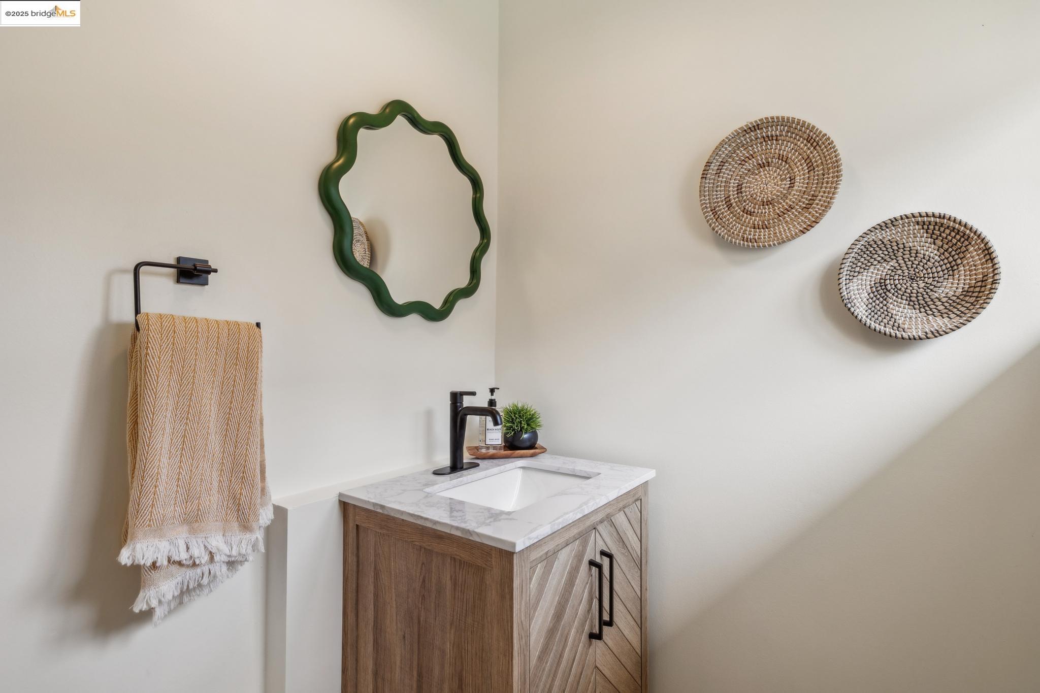 708 Lexington Avenue