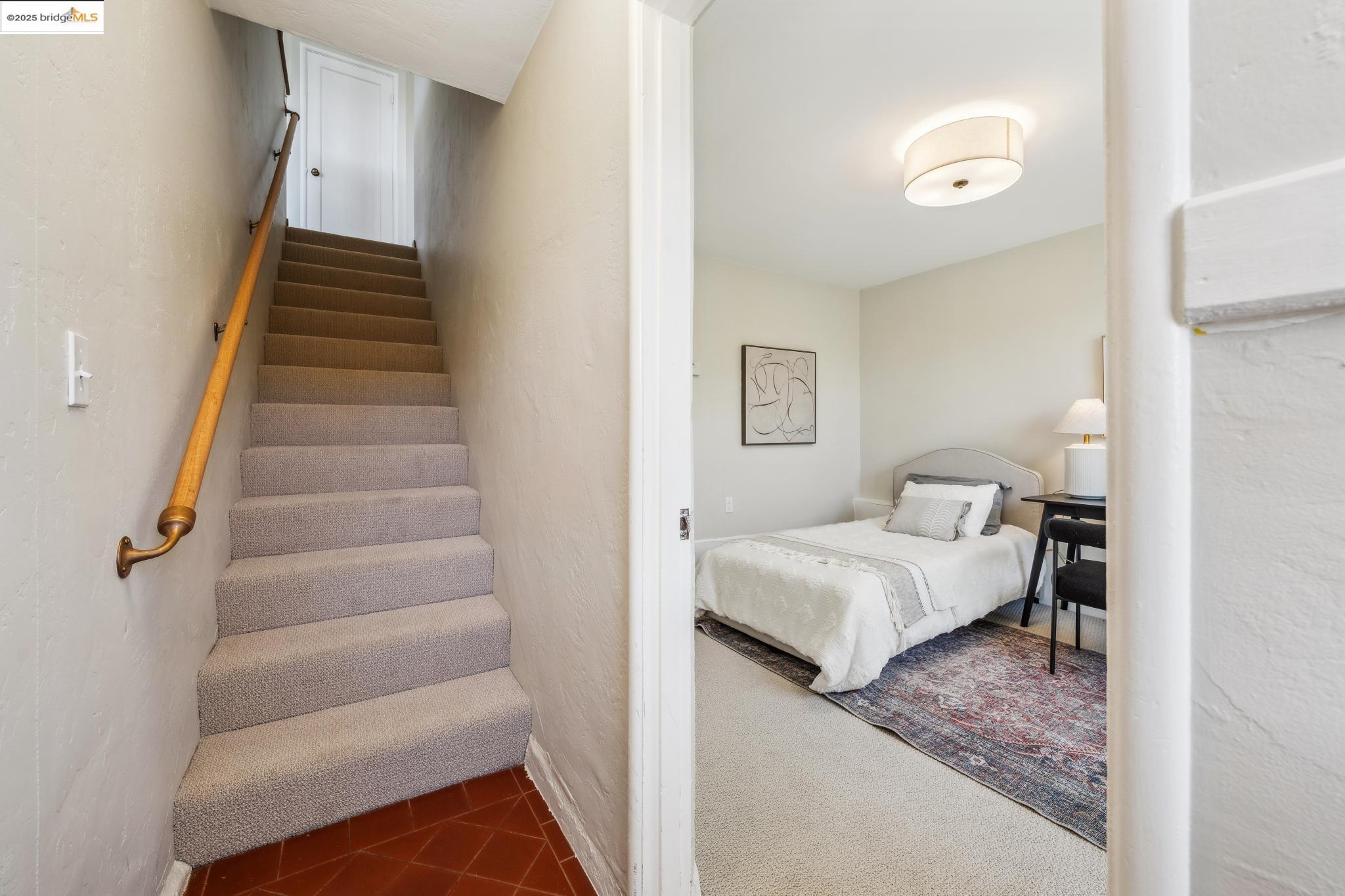 917 Avis Dr