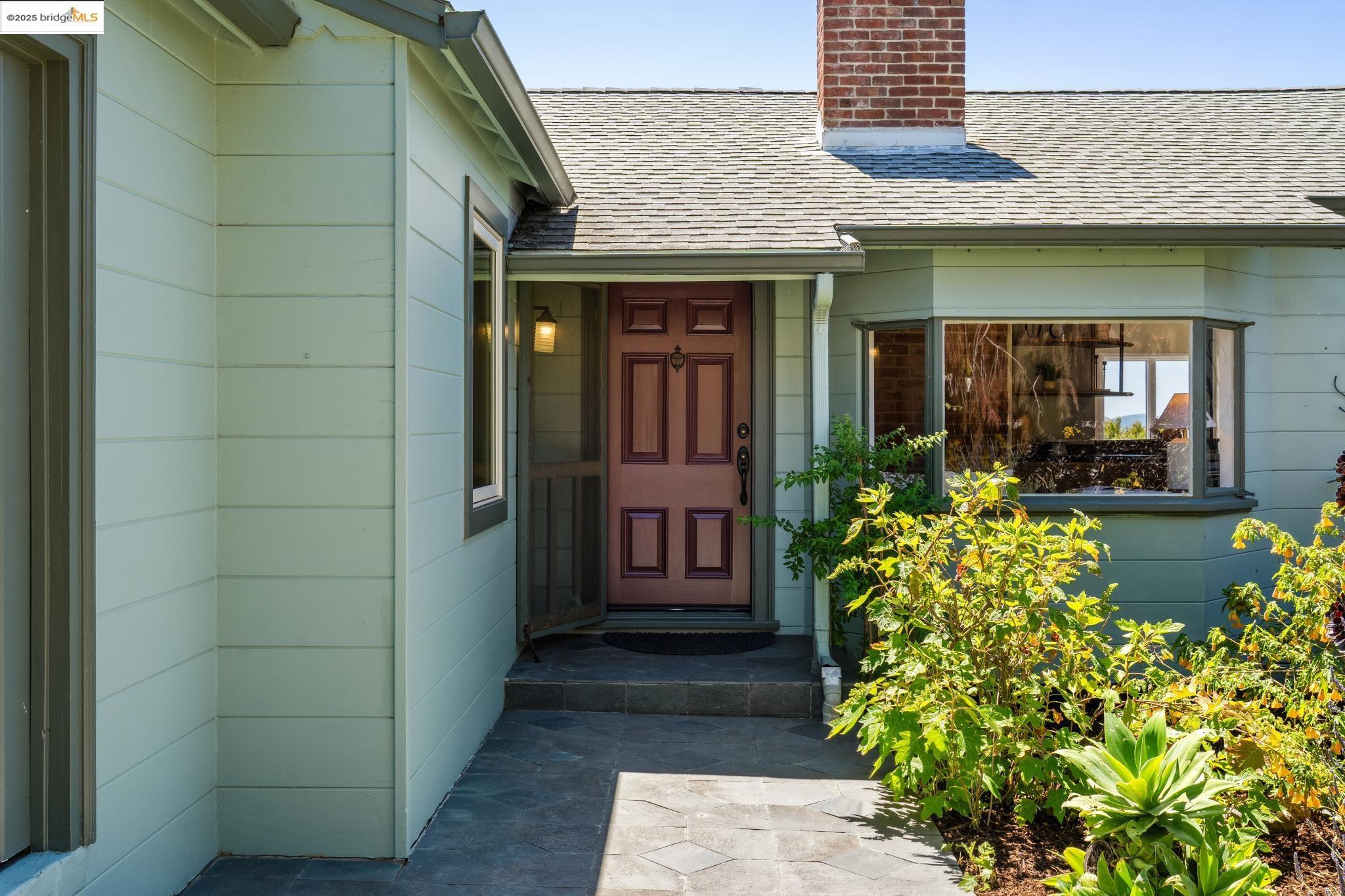 917 Avis Dr