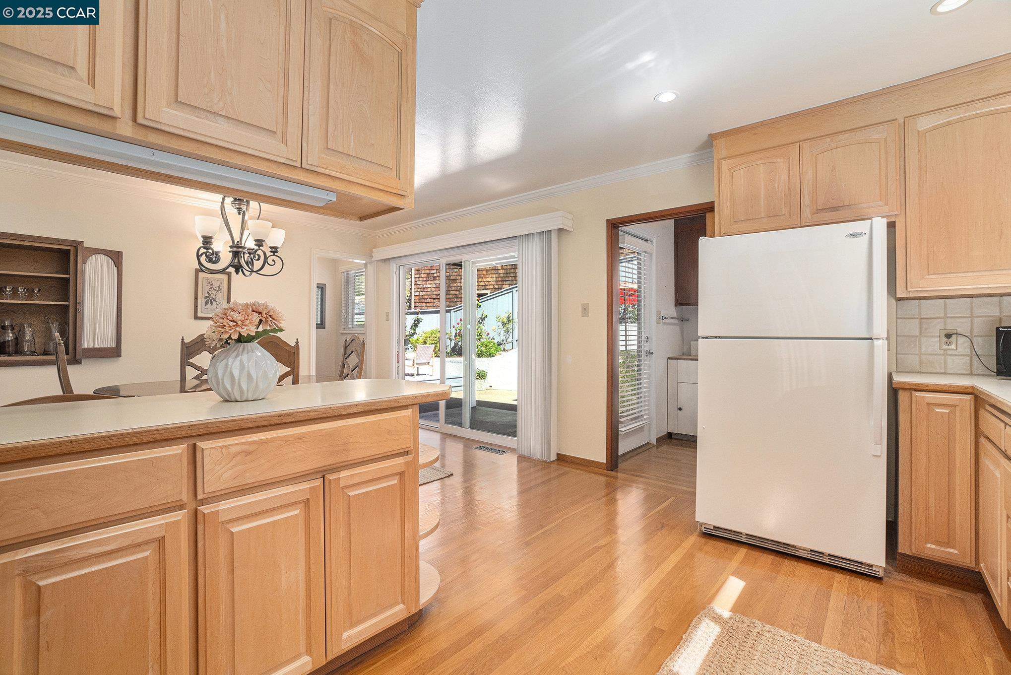 876 Balra Dr