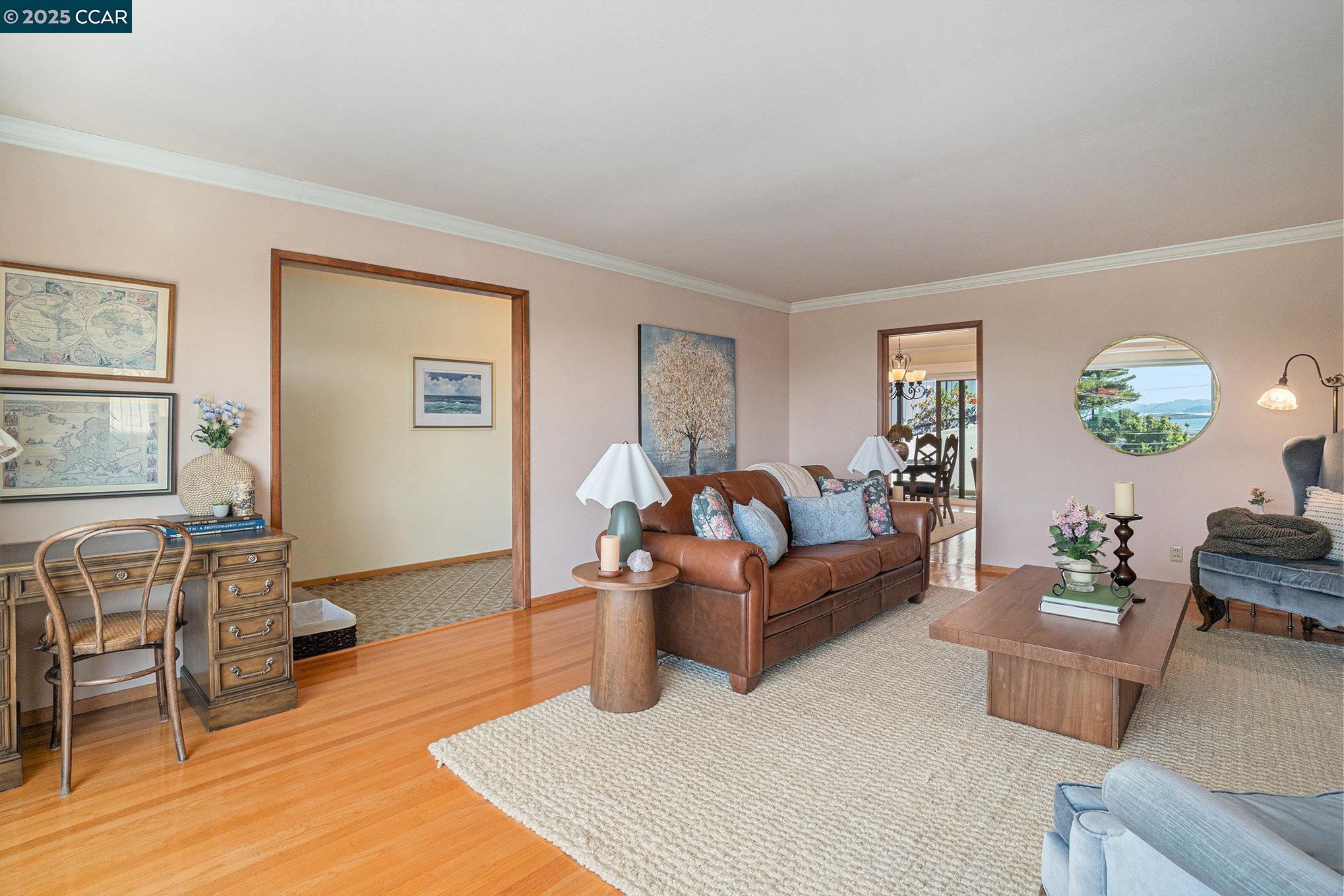 876 Balra Dr
