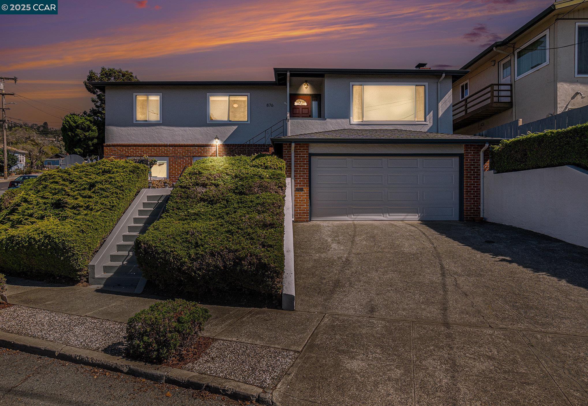 876 Balra Dr
