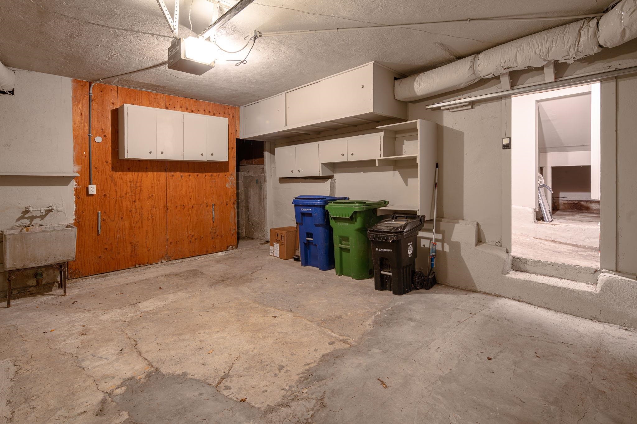2530 Edwards Ave