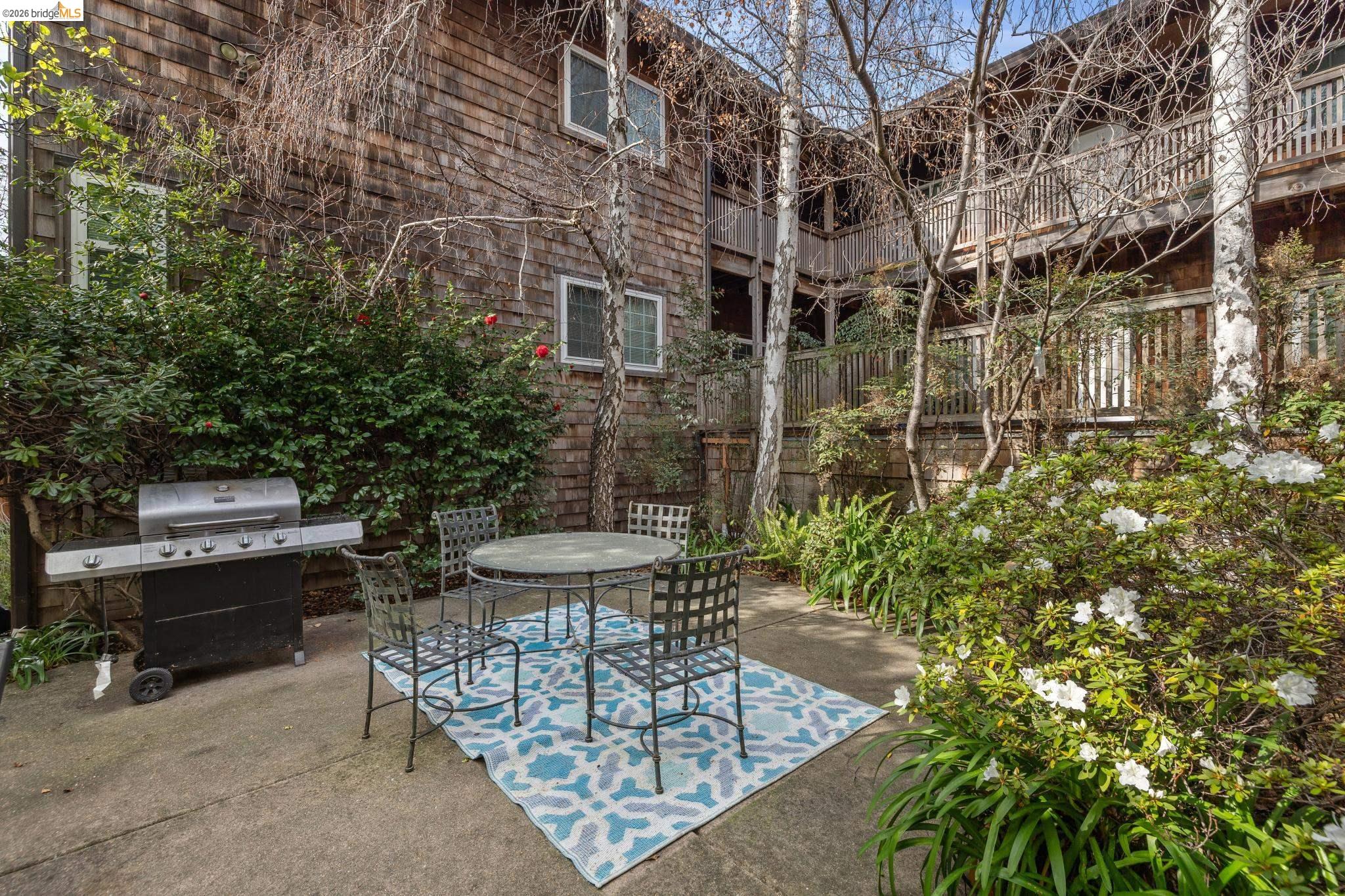 1708 Lexington Ave # 5